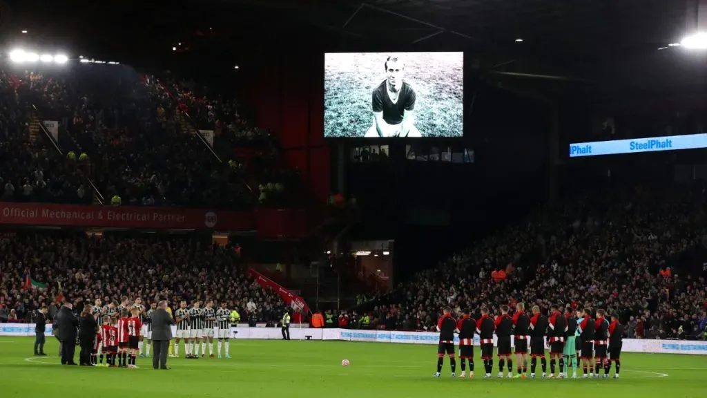 Hubo homenaje a Bobby Charlton en Bramall Lane (Getty Images).