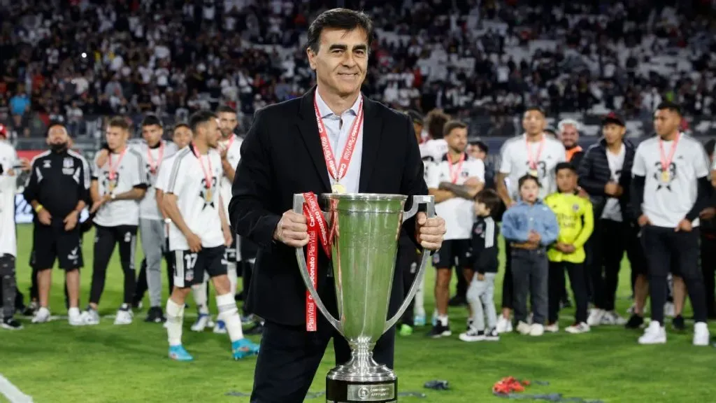 Gustavo Quintero pasó de salvar el descenso con Colo Colo a hacerlo campeón de Chile. Foto: ESPN.