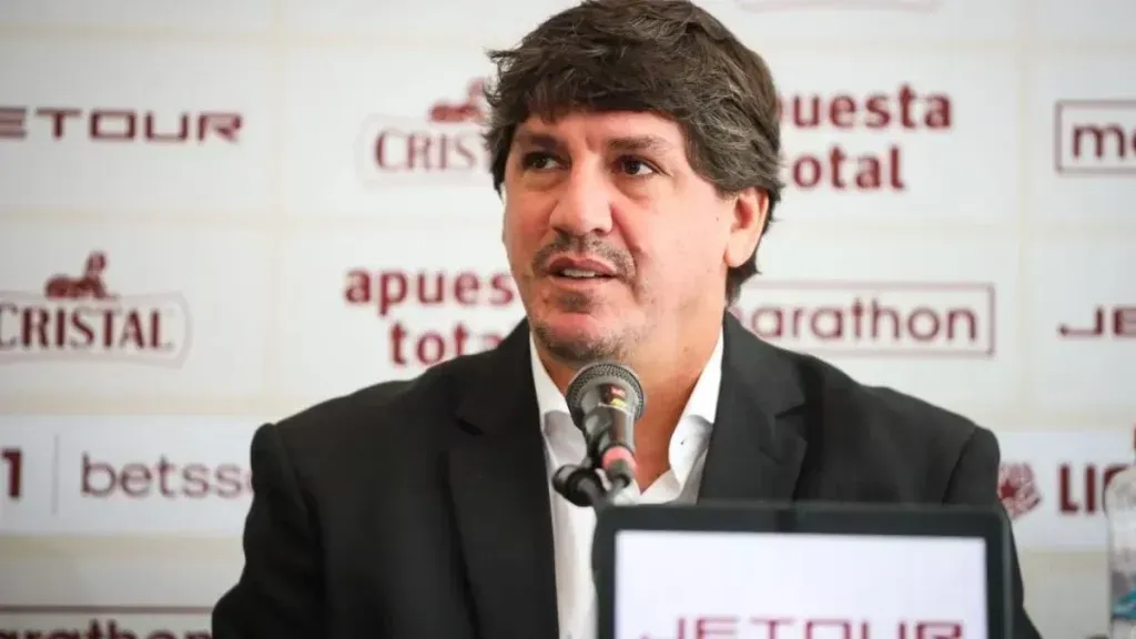 Jean Ferrari en una conferencia de prensa. (Foto: Universitario de Deportes).
