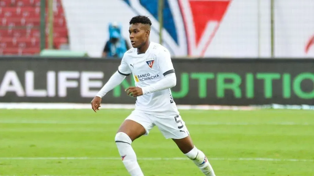 Zambrano fue pretendido por varios clubes para llegar a Europa. (Foto: API)