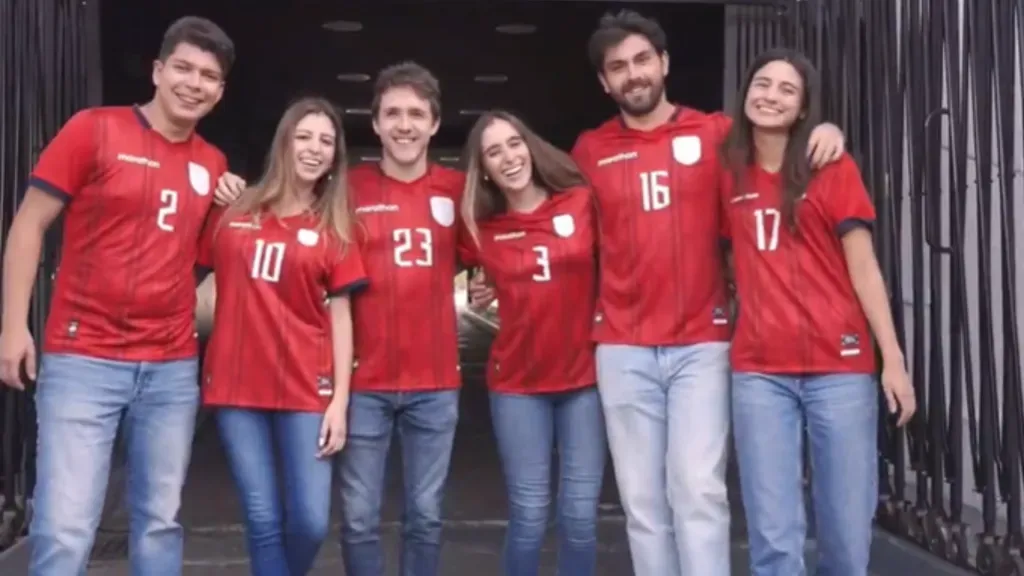 La Selección de Ecuador presenta una nueva camiseta totalmente roja