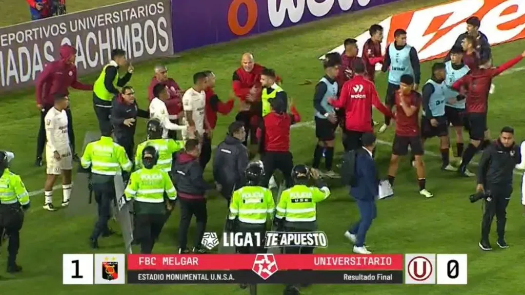 La pelea entre Melgar y Universitario en Arequipa. (Foto: L1 MAX).