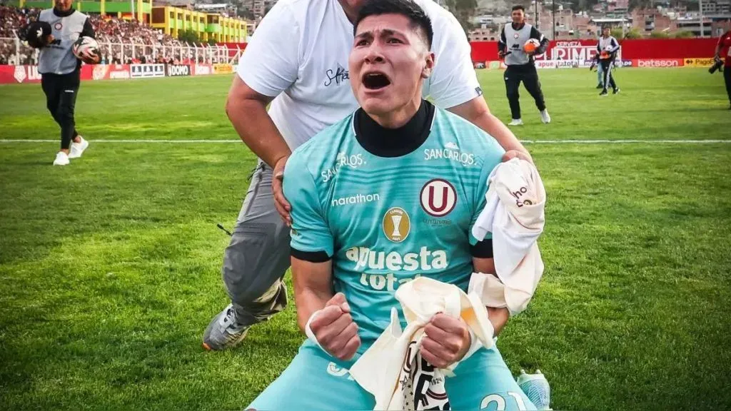 Diego Romero siendo campeón de la Liga 1. (Foto: Universitario).