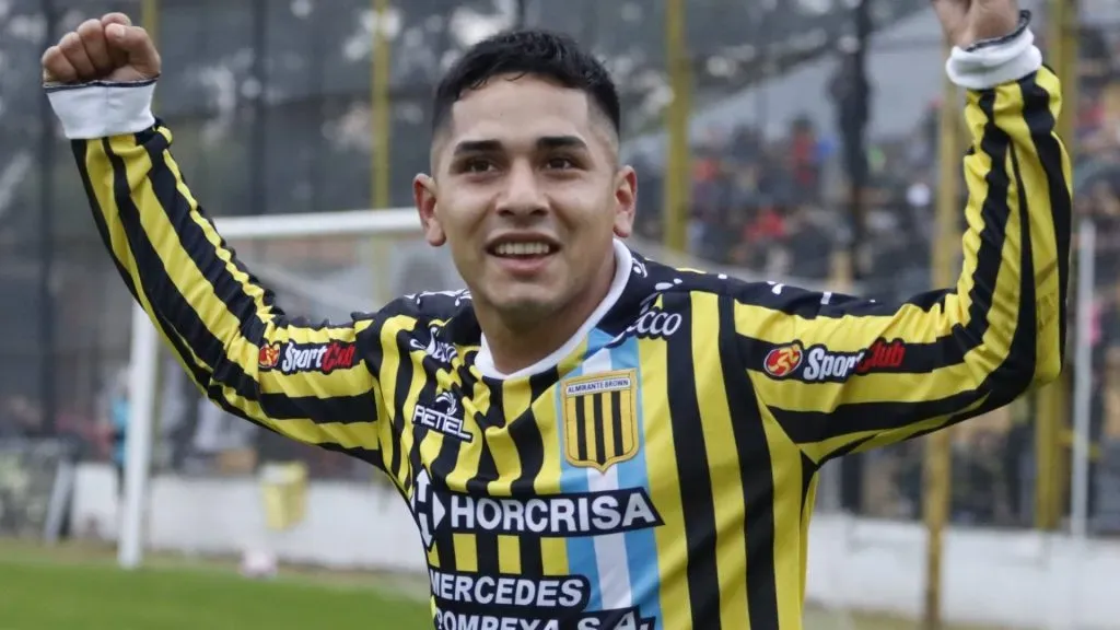 Santiago Vera - Almirante Brown.