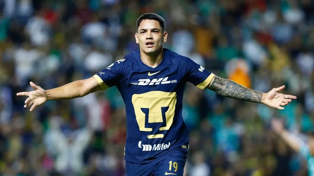 Toro Fernández sorprendió a la afición de Pumas (Getty Images).