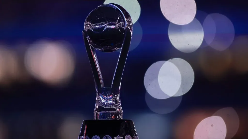 El trofeo que levantará el campeón de la Liga MX [Foto: Getty Images]
