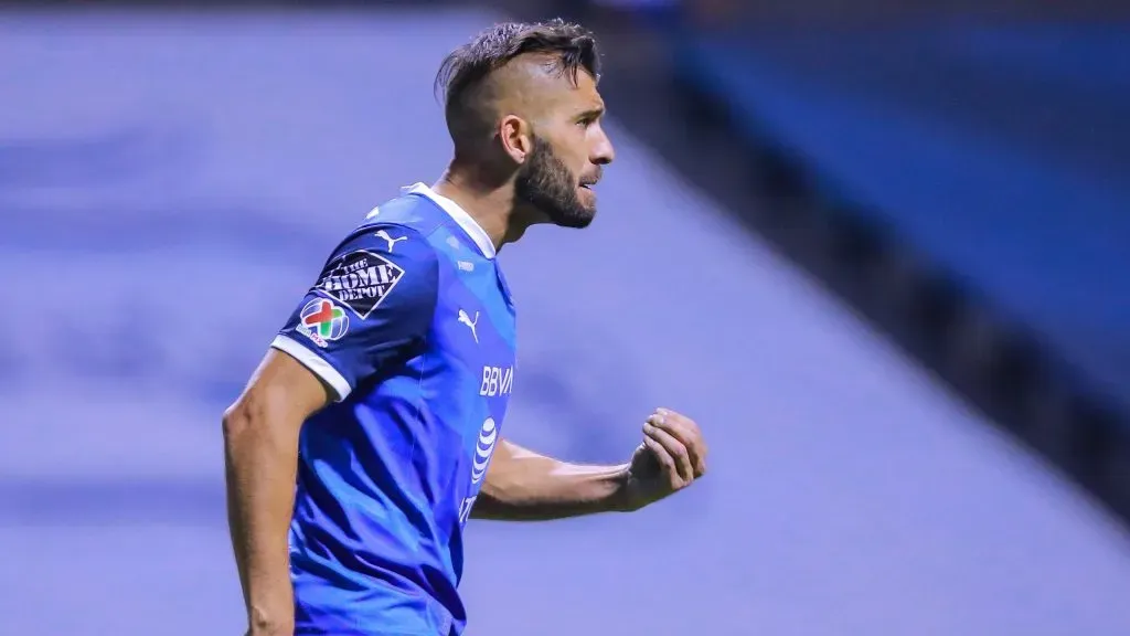 Nico Sánchez, ex jugador de Rayados, hoy dirigirá su primer y único partido como DT interino [Foto: Getty]