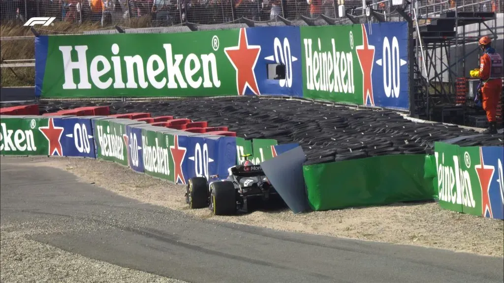 Nico Hulkenberg se estrelló en la FP2 del GP de Países Bajos (@F1)