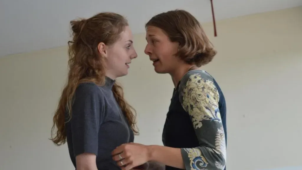 Helena Wilson as Juliet and Emma D’Arcy as Romeo. (Source: Oxford Mail)