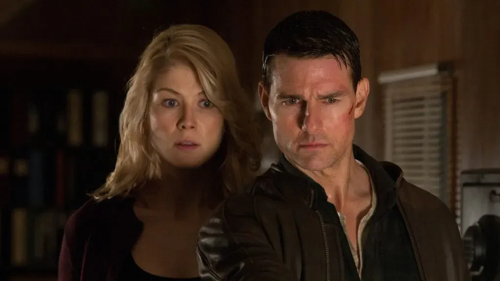 Rosamund Pike and Tom Cruise in “Jack Reacher”. (Source: IMDb)