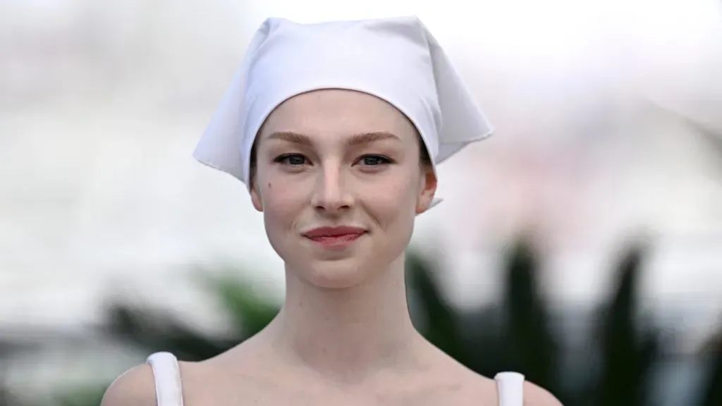 Hunter Schafer attends the “Kinds Of Kindness” Photocall at the 77th annual Cannes Film Festival at Palais des Festivals on May 18, 2024 in Cannes, France. (Source: Gareth Cattermole/Getty Images)