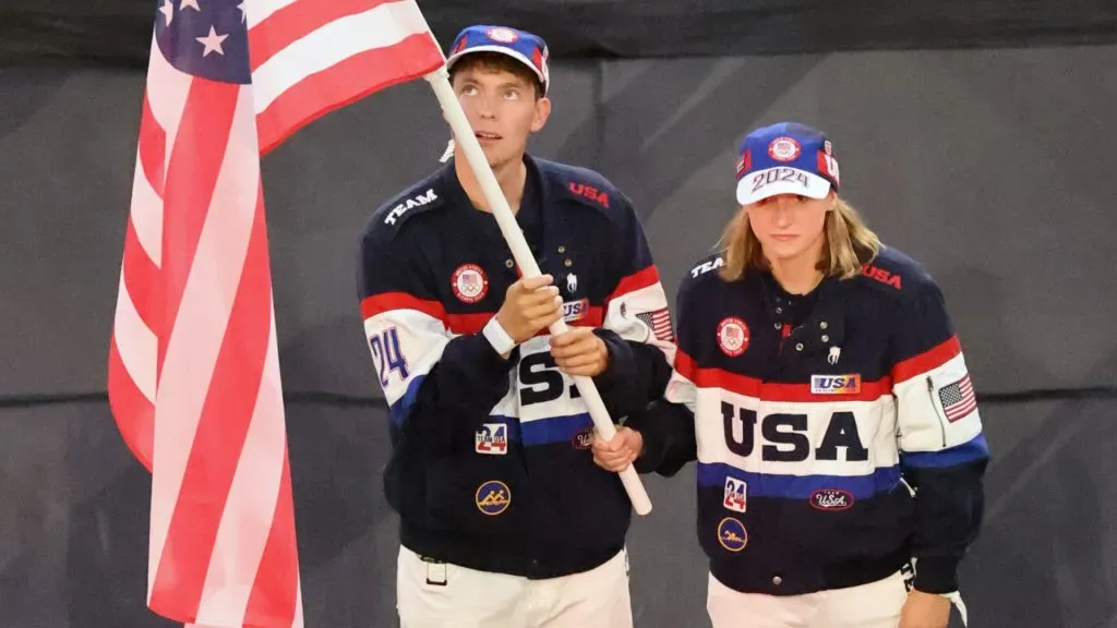 Katie Ledecki and Nick Mead during Paris 2024 Closing Ceremony (Arturo Holmes/Getty Images)