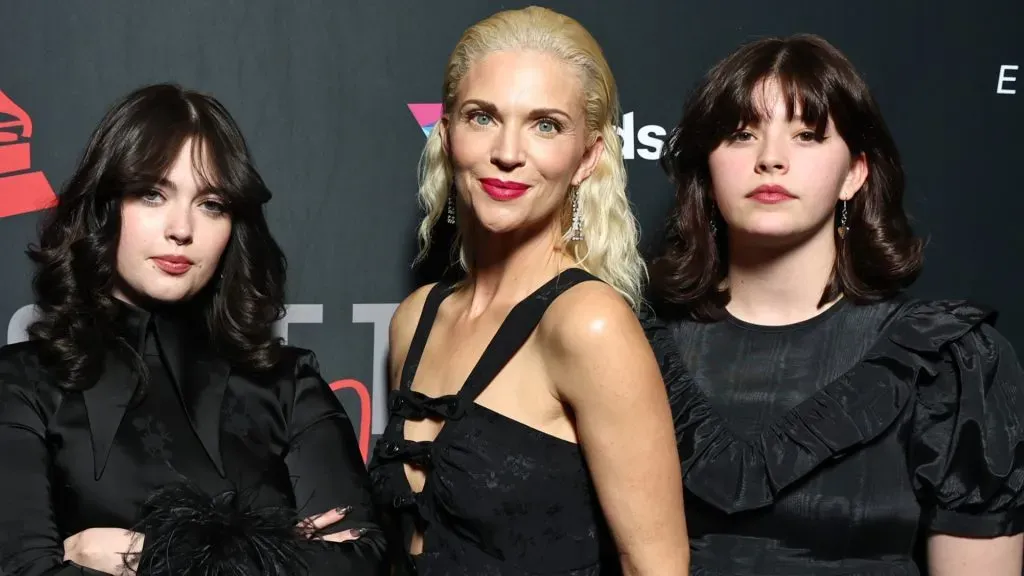 Violet Grohl, Jordyn Grohl, and Harper Grohl attend MusiCares Person of the Year honoring Joni Mitchell at MGM Grand Marquee Ballroom on April 01, 2022. (Source: Emma McIntyre/Getty Images for The Recording Academy)