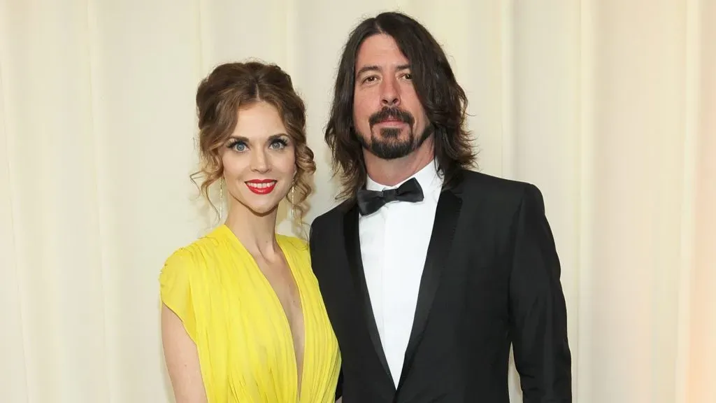 Dave Grohl and Jordyn Blum arrive at the 20th Annual Elton John AIDS Foundation Academy Awards Viewing Party on February 26, 2012. (Source: Larry Busacca/Getty Images for EJAF)