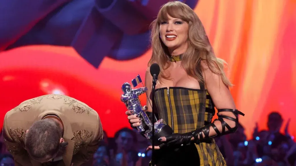 Post Malone and Taylor Swift accept the Best Collaboration award for “Fortnight” on stage during the 2024 MTV Video Music Awards. (Source: Mike Coppola/Getty Images for MTV)