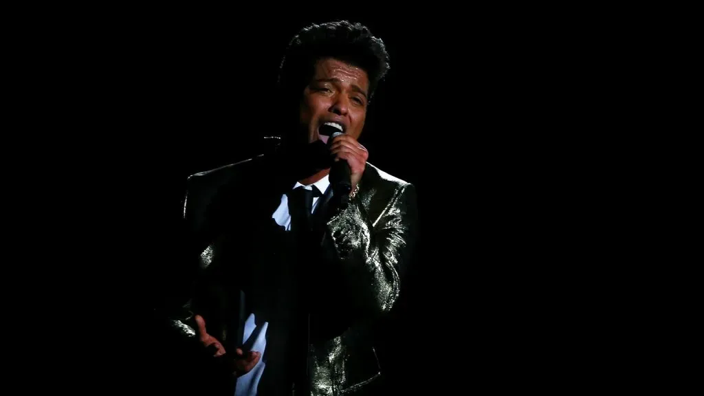 Bruno Mars performs during the Pepsi Super Bowl XLVIII Halftime Show at MetLife Stadium on February 2, 2014 in East Rutherford, New Jersey. (Photo by Elsa/Getty Images)