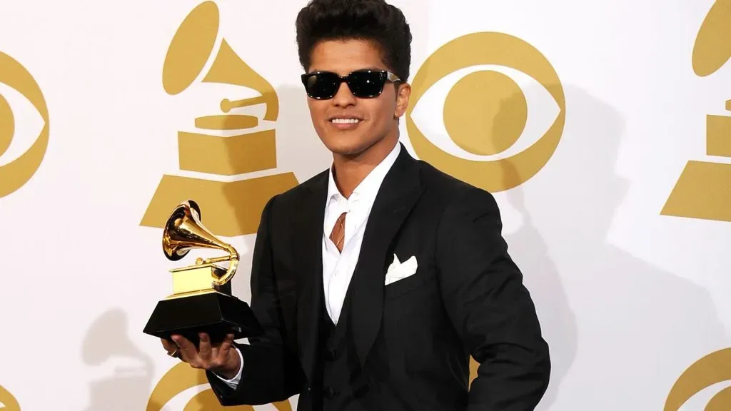 Musician Bruno Mars, winner of the Best Male Pop Vocal Performance award for “Just The Way You Are” poses in the press room at The 53rd Annual GRAMMY Awards held at Staples Center on February 13, 2011 in Los Angeles, California. (Photo by Kevork Djansezian/Getty Images)