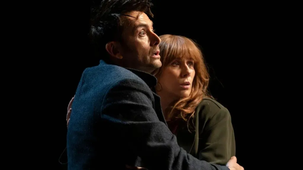 David Tennant y Catherine Tate regresaron a Doctor Who para alegrar a sus fans. Imagen: Disney+.