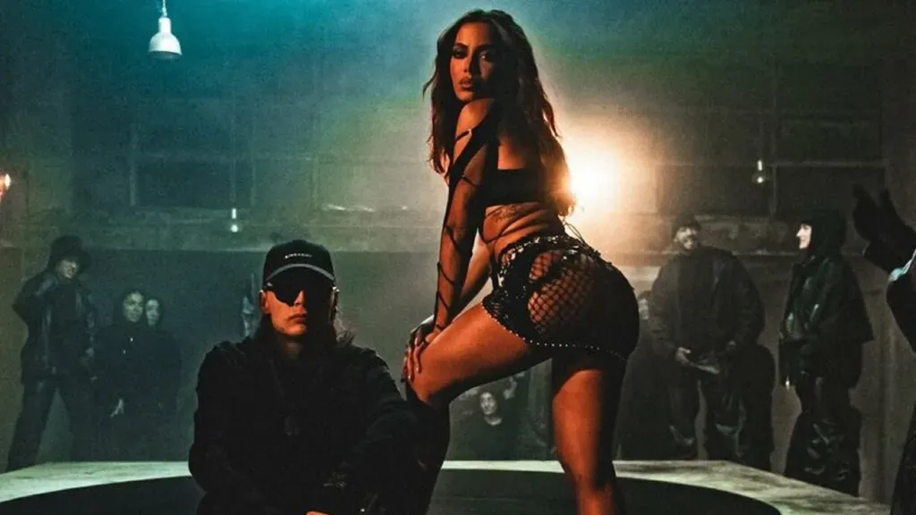 Peso Pluma lanzó su primera colaboración con Anitta.