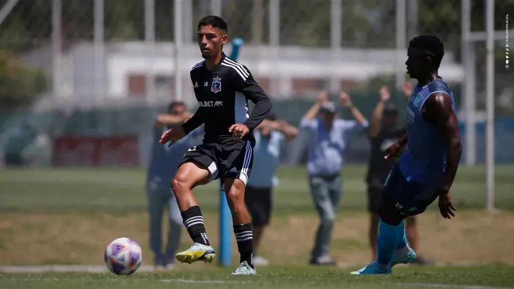 Colo Colo enfrentando a Racing Club en el amistoso de pretemporada 2023. (Foto: Colo Colo)