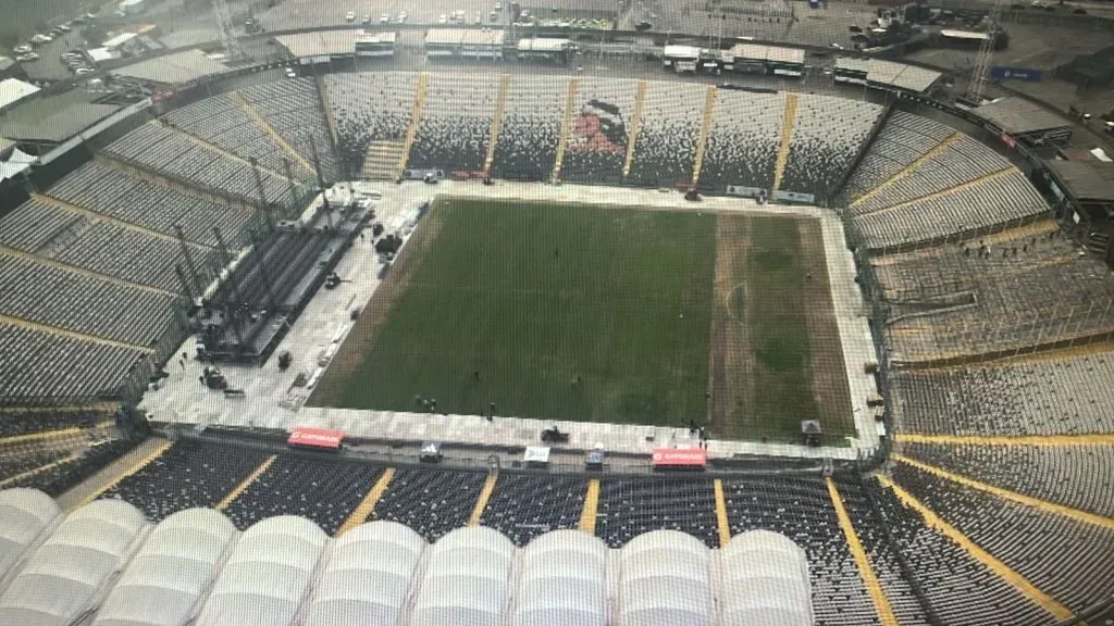 La cancha del Estadio Monumental en temporada de conciertos.