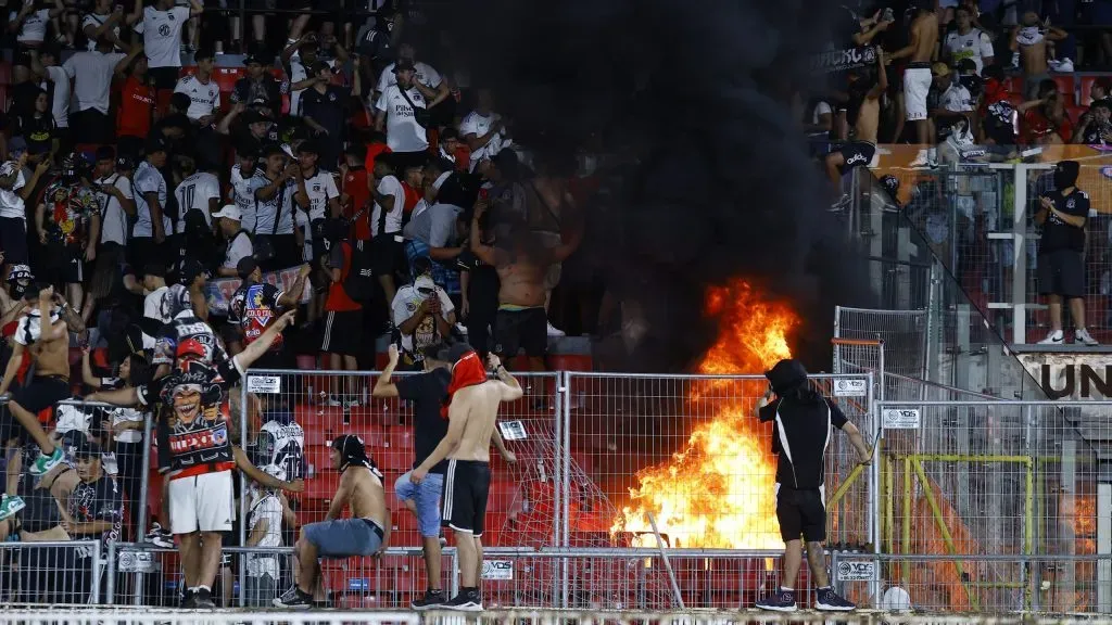 Parte de los incidentes en la Supercopa. | Imagen: Photosport.