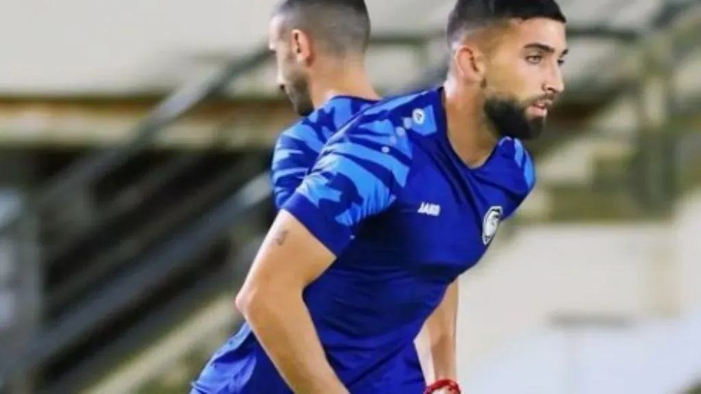 Emiliano Amor con la camiseta de Siria