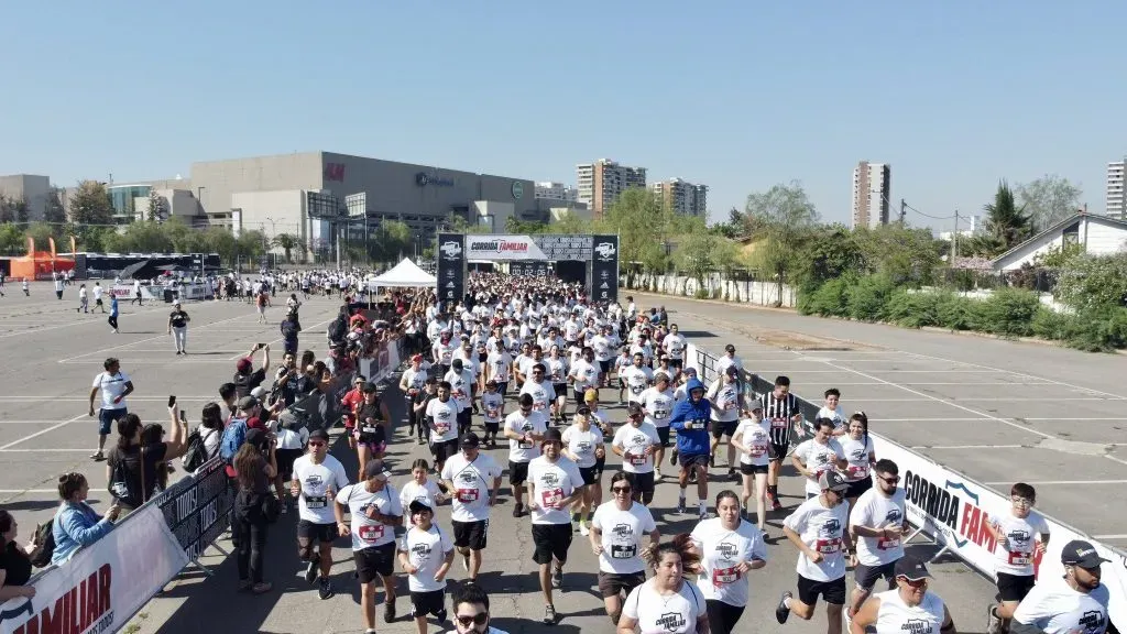 La corrida Colo Colo contó con la presencia de miles de hinchas el año pasado.