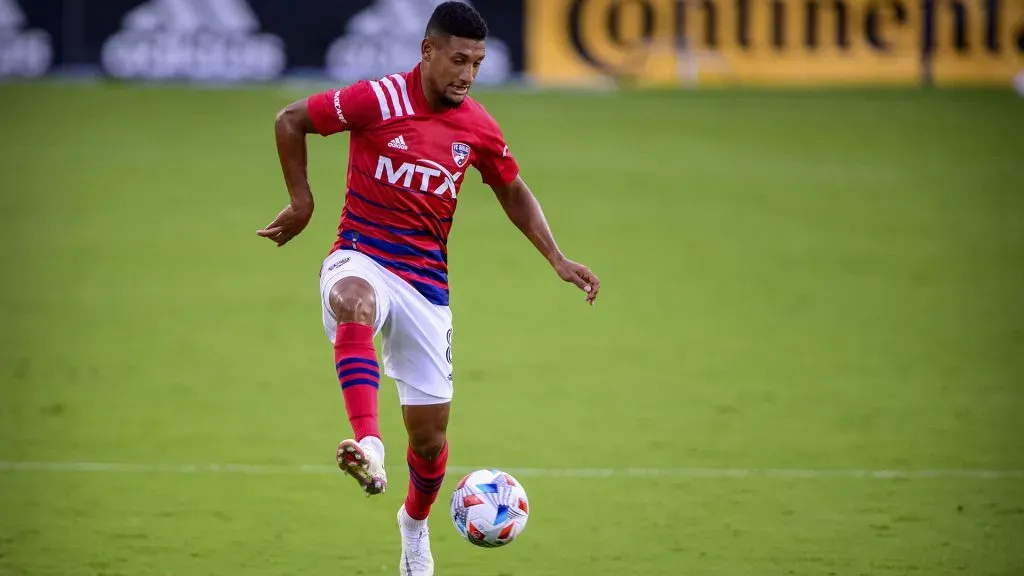 Acosta juega en el Colorado Rapids.