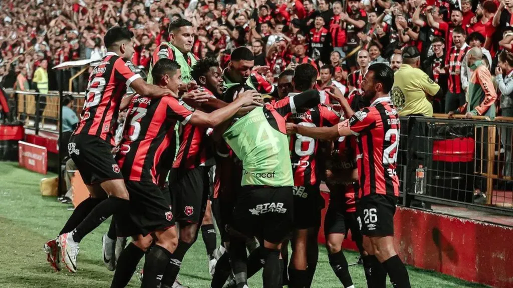 Alajuelense se impuso con claridad en la Copa Centroamericana