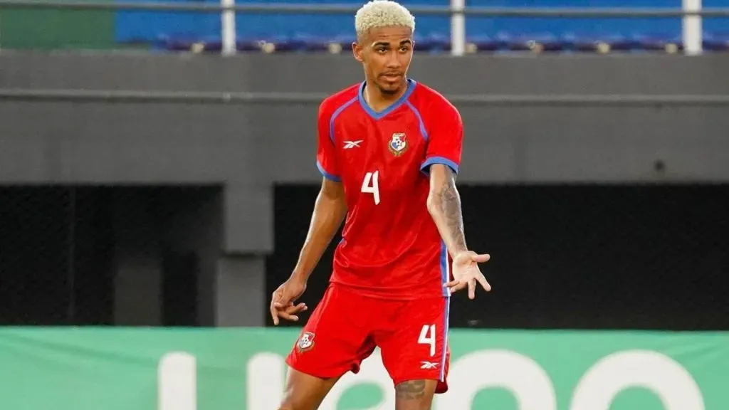 Eduardo Anderson con la Selección de Panamá (Fepafut)