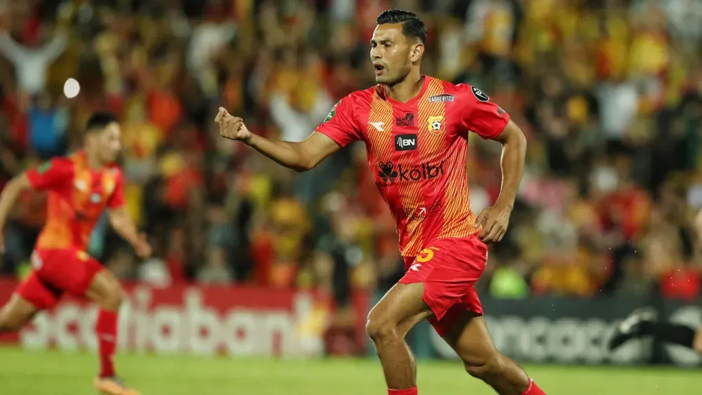 Vega celebra tras anotar el agónico descuento en la derrota 2-1 de Herediano ante Toluca. (Foto: John Durán)