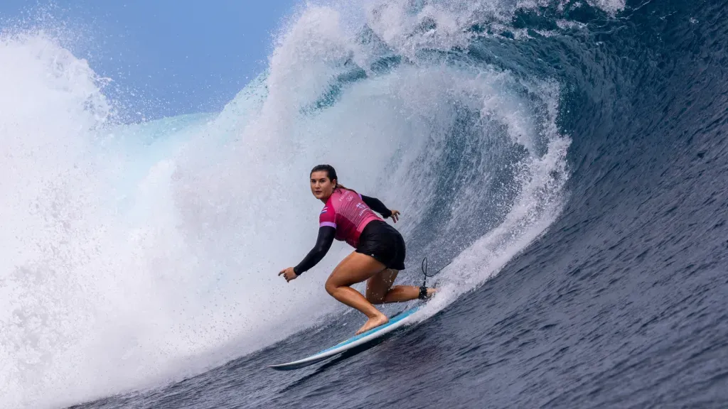 Brisa Hennessy deberá esperar para disputar la semifinal de surf de los Juegos Olímpicos de París 2024. (Getty Images)