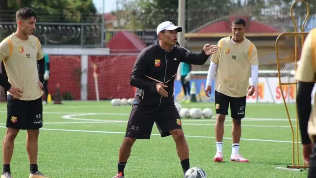 Walter Centeno es muy criticado por su trabajo en Herediano.