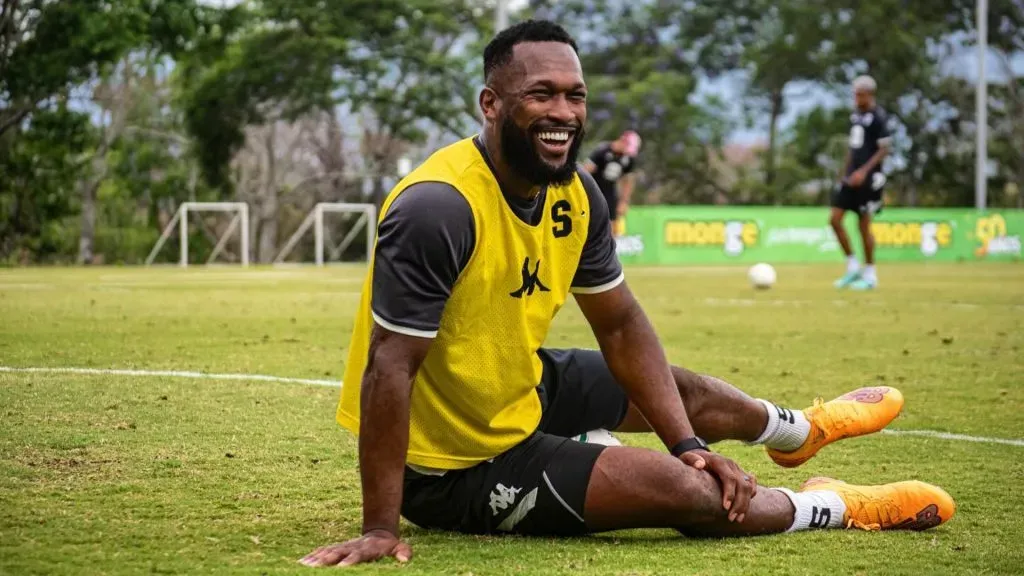 Kendall Waston también está lesionado.