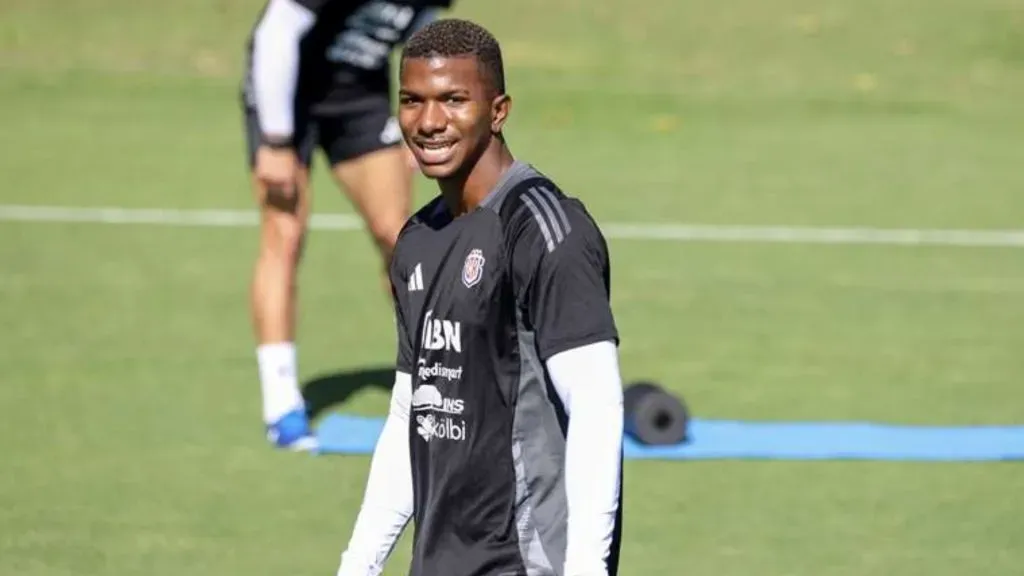 Jeyland Mitchell ya entrena con la Selección de Costa Rica.