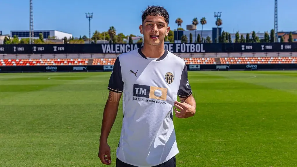 Warren Madrigal ya debutó en el Valencia Mestalla.