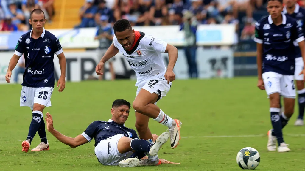 La última vez que se enfrentaron, el 22 de septiembre, Alajuelense le ganó 2-1 a Cartaginés con un doblete de Jonathan Moya. (Foto: Rafel Pacheco Granados)