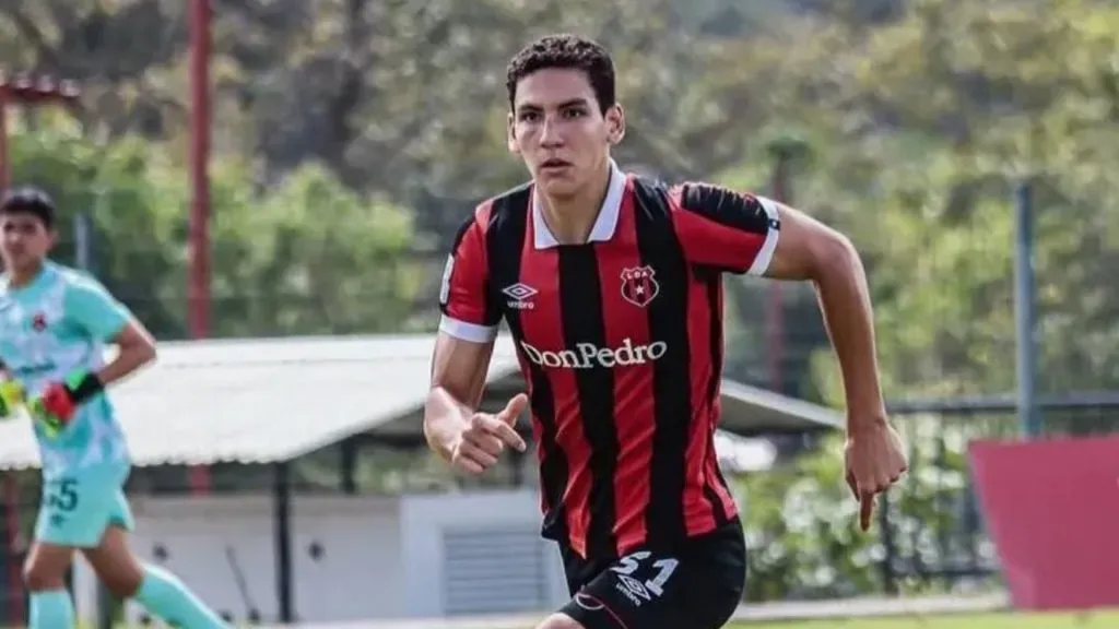 Alejandro Arenas se marcha al fútbol estadounidense.