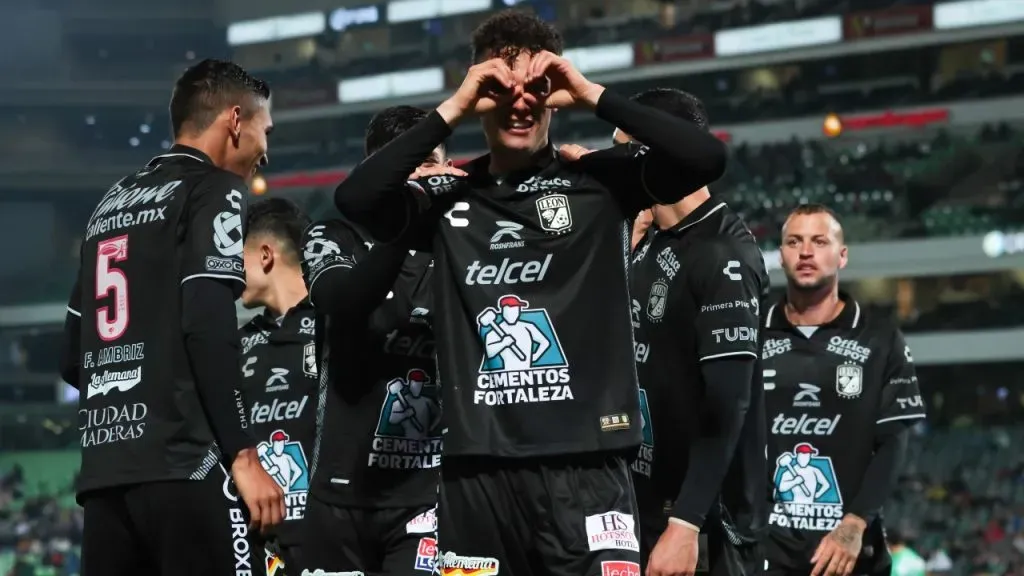 León