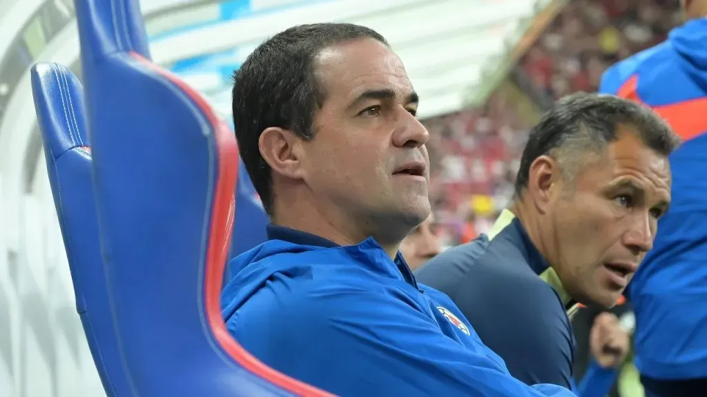 América