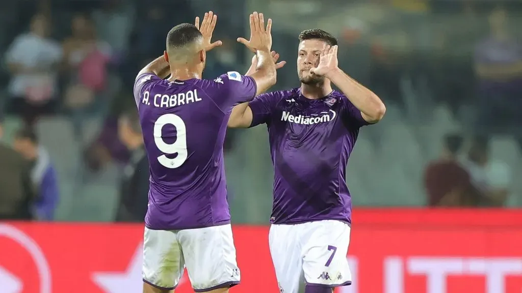 Cabral y Jovic, los delanteros que se irían de la Fiorentina para darle lugar a Beltrán.