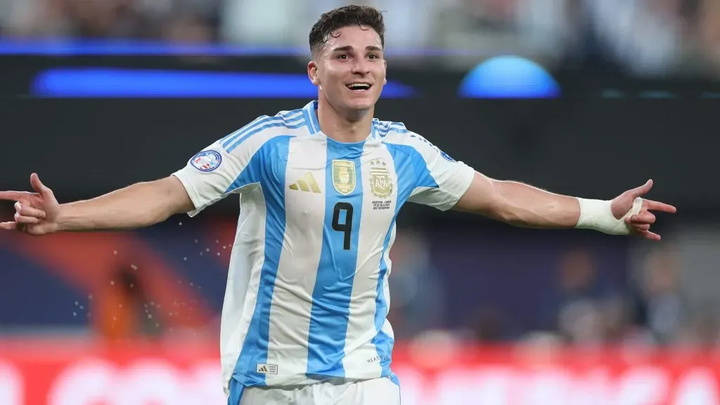 Julián puso el primero de Argentina ante Canadá.