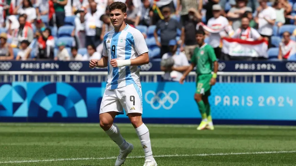 Julián Álvarez, clave para el primer gol argentino ante Irak en el partido de los Juegos Olímpicos París 2024 (Foto: Getty).