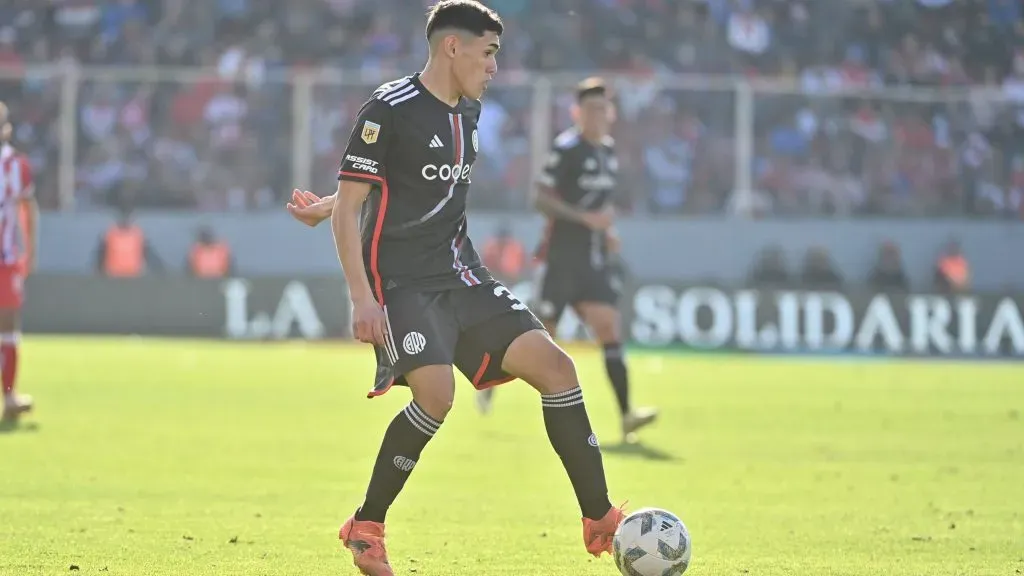 Santiago Lencina ya debutó en la Primera de River.