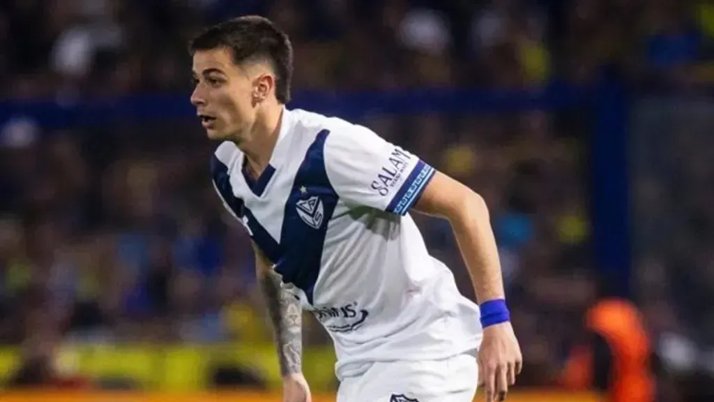 Valentín Gómez sigue jugando en Vélez.