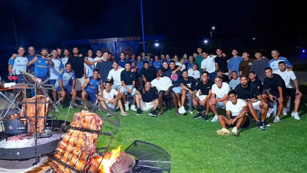 Los jugadores de Boca comieron asado este martes a la noche. (Boca Oficial)