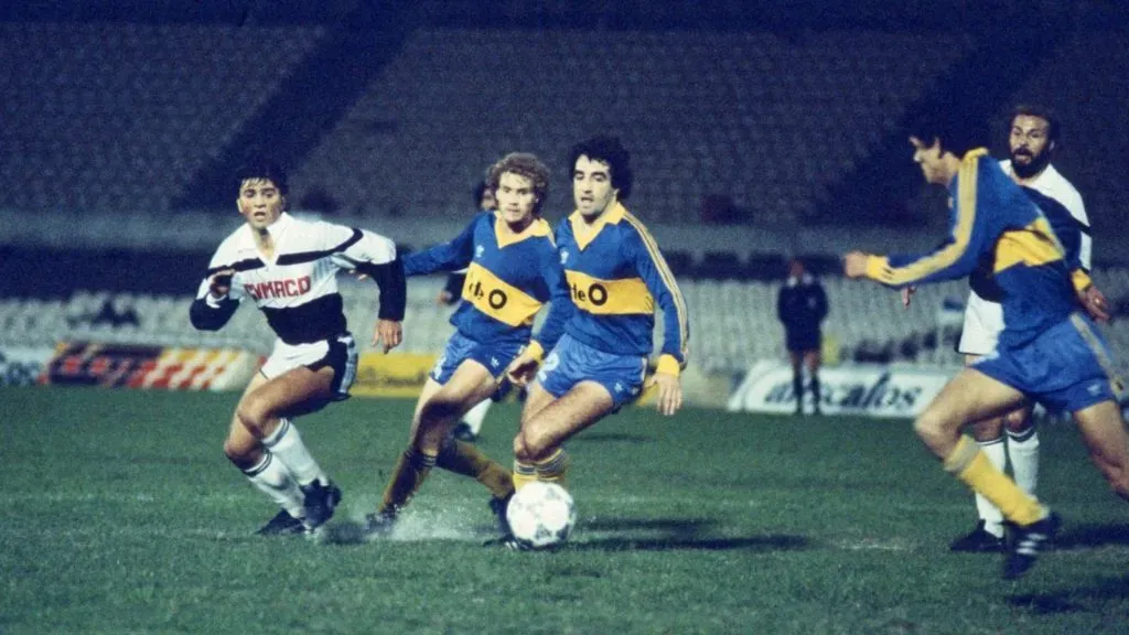 Krasouski jugó en la década más difícil de la historia de Boca. (Archivo)