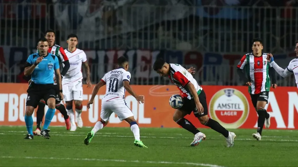 Palestino igualó con San Lorenzo, en un partido marcador por el reencuentro de sus jugadores con sus familias en Argentina. Foto: Getty Images.