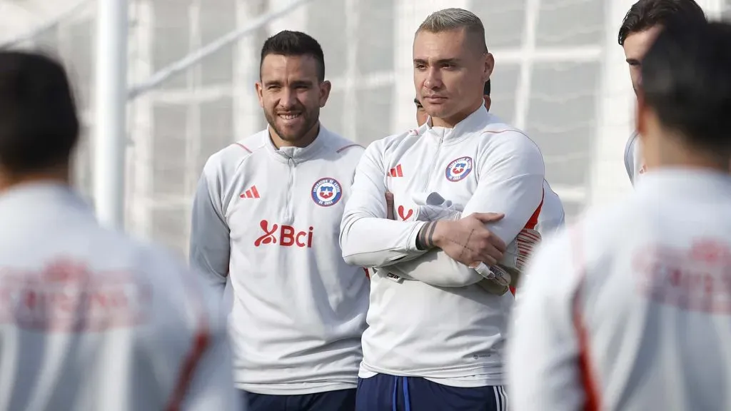 Los jugadores de la U se quedarán en la selección chilena pese al deseo del club de tenerlos en Copa Chile. Foto: Comunicaciones La Roja.